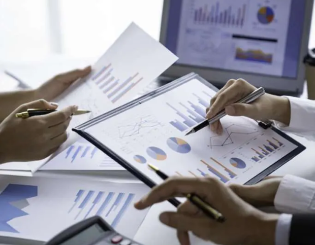 In House vs Freelancer vs Virtual Assistant Cost & Productivity Comparison
